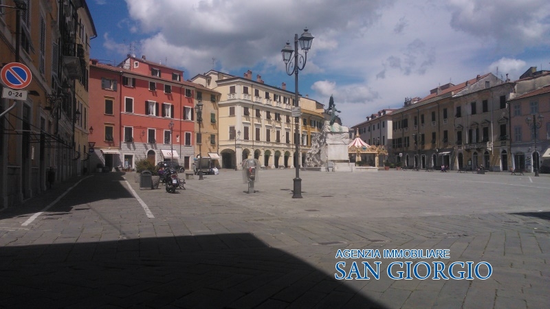 Locale Commerciale in Affitto Sarzana