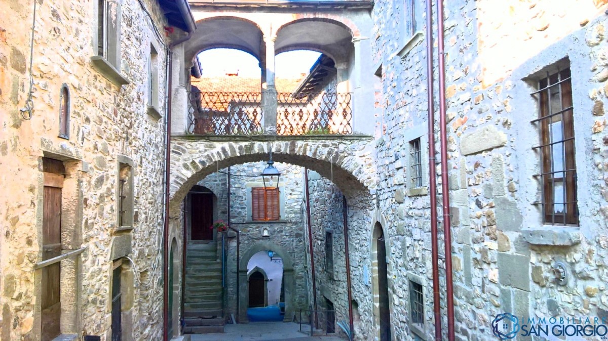 Villa Bifamiliare VILLAFRANCA IN LUNIGIANA vendita  Malgrate  Immobiliare San Giorgio