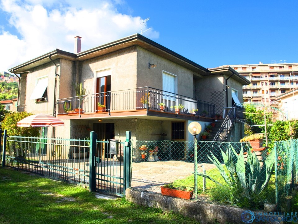  arcola vendita quart: romito magra immobiliare san giorgio